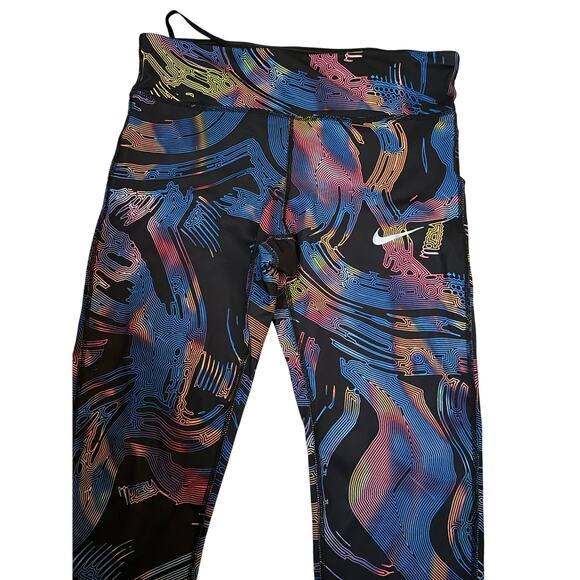 NWT Nike beautiful abstract colorful design capris sz M yoga activewear - Picture 1 of 8